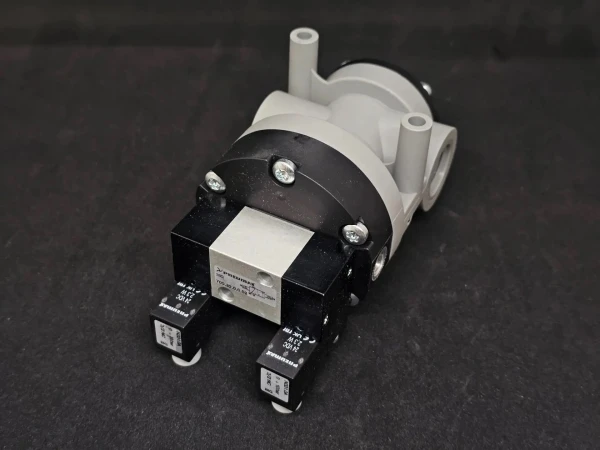 T772S.32.0.1.BP Распределитель пневматический 3-2 Pneumax (4)