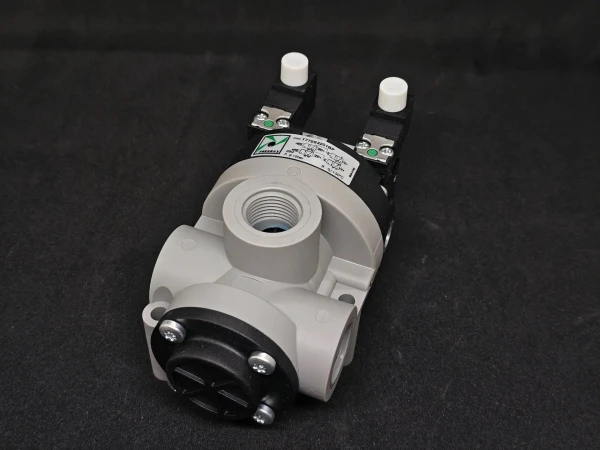 T772S.32.0.1.BP Распределитель пневматический 3/2 Pneumax