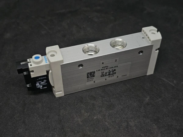 574428 Пневмораспределитель VUVG-L18-M52-RT-G14-1P3 Festo