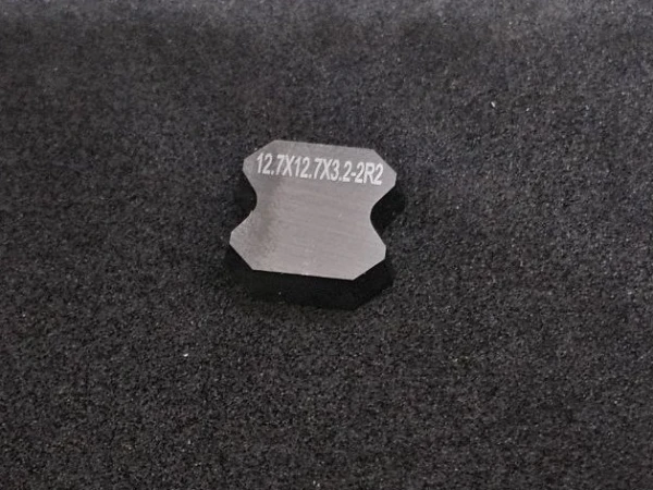 Нож твердосплавный цикля 12,7х12,7х3,2 R2 T04 на станок BIESSE 035041