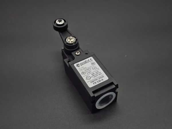 FR 530-A Концевой выключатель Pizzato Elettrica 2104A0167 BIESSE
