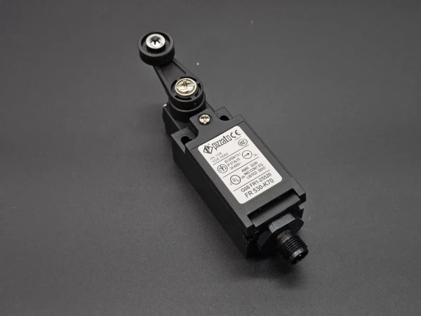 FR 530-K70 Концевой выключатель Pizzato Elettrica 2104A0308 BIESSE