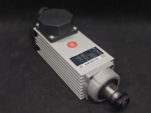 Электродвигатель узла чистовой обрезки кромки (шпиндель 20) 0.75KW200HZ12000RPM-R (правый) CCMotor (1)